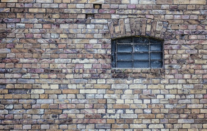 window-484596_1920